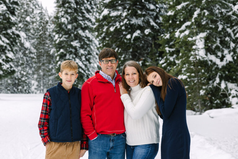 Snowy Winter Family Session – Bend Oregon Photographer